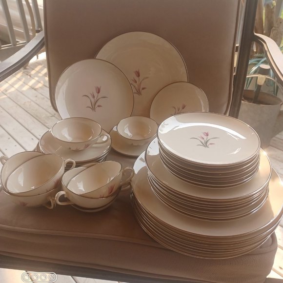 Vintage Franciscan China Collection in "Carmel' Pattern-Set of 40 - Picture 9 of 10